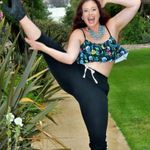 MD Ruffle Blk bright floral swimsuit tankini top Size M Photo 6