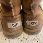 UGG Women’s  short classic boots size 6 chestnut tan light brown Good condition Photo 11