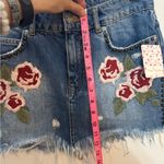 Free People DENIM MINI SKIRT SZ 27 EMBROIDERED ROSES SILVER STUDS RIVETS RUNS SM Photo 5