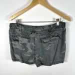 Pam & Gela / Camo Print Army Green Soft Summer Tencel Pocket Utility Shorts Sz 6 Photo 4