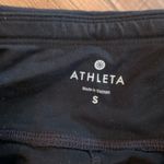Athleta  Relay Capri 2.0 Workout Athlete Training Zip Back Side Pockets Womens S Photo 2