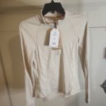 Avalanche  Outdoor Supply Women's Beige & White Long Sleeve Top Size S Photo 3