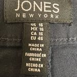 Jones New York  Black Utility Shorts - Size 16 - VGUC Photo 4