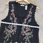 Yarnworks Women’s Vintage 90s Floral Embroidered Button Front Sweater Vest MP Black Size undefined Photo 8