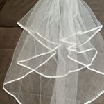 David's Bridal David’s Bridal Tulle Double Tiered Veil With Comb Photo 6