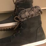 Cougar women olive green suede waterproof Vanetta boots US size 11 Photo 3