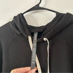 Vuori Halo Essential Black Heather Hoodie Size XL Photo 4