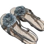 Comfortview Women's Silver Sandals with Floral Accent Photo 8
