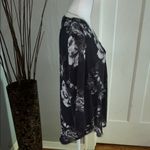 Violet+Claire Black and White Relaxed Blouse Photo 4