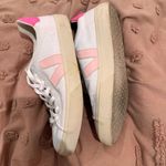 VEJA Sneakers Photo 3