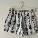 Everly  Geometric Print Shorts With Pockets Black White Size Small NWOT Photo 1