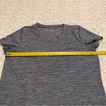 Under Armour  Loose Heatgear Women's Grey V-Neck Top Size Medium Photo 5