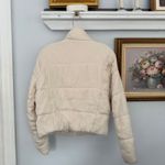 Abercrombie & Fitch Abercrombie Fitch Soft Lightweight Puffer Jacket Cream Size M Quilted Outwear Photo 3