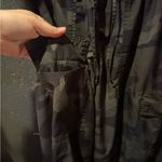 Old Navy Women’s Green Camouflage Cargo Athletic Pants Photo 1