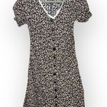 Floral Button Photo 0