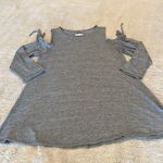 cupio  size large‎ women’s cold shoulder top Photo 1