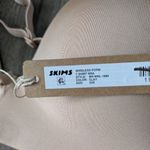 SKIMS Wireless Form Tshirt Bra Sz 32b New With Flaw Photo 2
