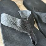 REEF  Sandy Black Flip Flops Women’s Size 11 Beach Sandals Soft Strap Comfort Photo 2