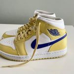 Nike Air Jordan Mid Photo 0