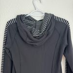 Lululemon Think Fast Hoodie Pullover Womens Size 4 Black White Sweater Stripe Photo 8