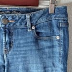 American Eagle 10 33x27 Favorite Boyfriend Mid-Rise Medium Wash Jeans Photo 8