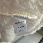 New Women’s Ulta Beauty Fuzzy Fleece Robe Cream/Ivory size Large/XL White Photo 8