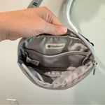 Lululemon  Everywhere Belt Bag Grey White Stripe 1L. Photo 6