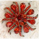 Unsigned Crimson red rhinestone starburst glimmer and shine brooch Red Photo 3