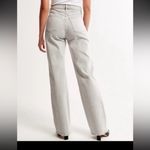 Abercrombie & Fitch High Rise 90's Relaxed Jeans size 30 Photo 3