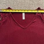 Zenana Outfitters 2/$12 Signature Women’s Burgundy Lace Short Sleeve Tunic Long Blouse M Photo 5