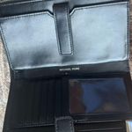 Michael Kors Purse & Wallet Photo 5