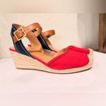 Tommy Hilfiger  Women's Nilsa Sandal Red And Tan Size 9.5  Wedges Close Toe Photo 10