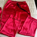 Gilligan & O'Malley Red Ribbed Knee Photo 2