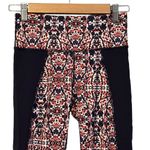 Athleta  Salutation Chatarunga Colorblock Cropped Capri Legging XS #227943-01‎ Photo 3