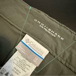 Columbia Omni-Shade capri pants - olive green with Teal Stitching Photo 1