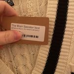 NWT sweater vest Size M Photo 2