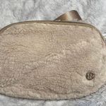Lululemon Everywhere Belt Bag Crossbody Fanny Pack Slim FLEECE SHERPA Ivory NEW Photo 1