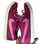 Nike  purple sneakers SIZE 10 LOW TOP FASHION Photo 4