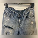 American Eagle 2000s  Ripped Distressed Medium Wash Boy Jean SZ 4 Photo 1