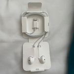 Apple EarPods Lightning Cable Photo 1