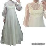 Vintage 1960s Lace Illusion High Neck Bridal Wedding Gown w/ Train XS White Photo 1