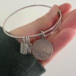 Wind & Fire Maid Of Honor  Bangle Bracelet Photo 3