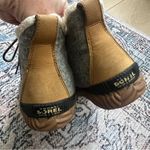 Sorel Waterproof Out and About Boots Lace Up Snow Boots Classic Gray Wool Sherpa Photo 4