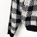 THE WAY Black White Checkered Cropped Knit Long Sleeves Sweater, Size OS Photo 6