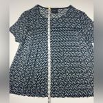 W5  Women's Blue and White Geometric Blouse 🤍💙 Photo 2