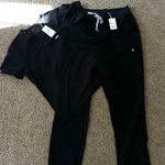 FIGS NWT Black  scrub set Photo 2
