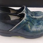 Dansko Women's Green Snake Print Shoes/Clogs Sz 39 SKU 3968 Photo 3
