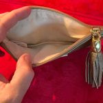 This is a very beautiful silver leather Elliott Lucca coin purse wallet Photo 2