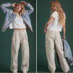 American Eagle NWT  AE77 Premium Pleated Cargo Pants Khaki Women's Size 4 Photo 1