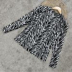 Coolibar Women’s Sun Protection UPF 50+ Zebra Print Shirt Longsleeve Size S Black Photo 6
